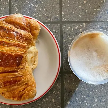 Emozionale - Vespucci 게스트하우스 4*