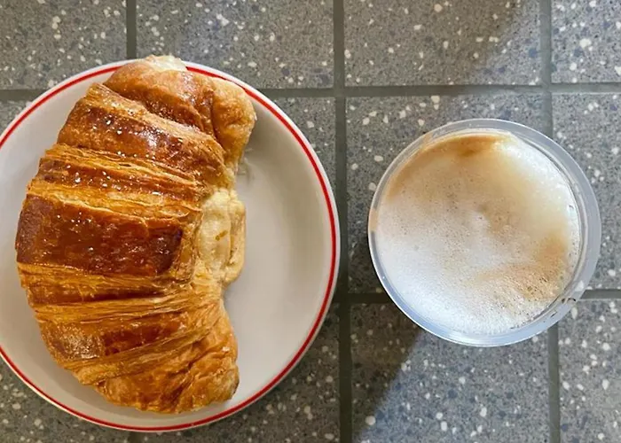 Emozionale - Vespucci Pensión 4*